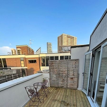 شقة Top Floor Delightful Flat لندن المظهر الخارجي الصورة