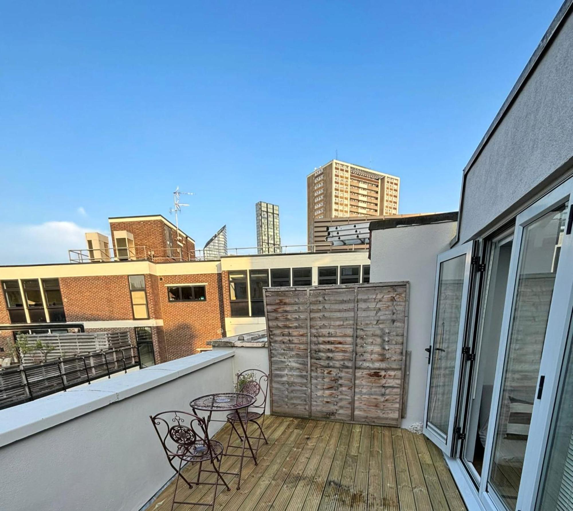 شقة Top Floor Delightful Flat لندن المظهر الخارجي الصورة