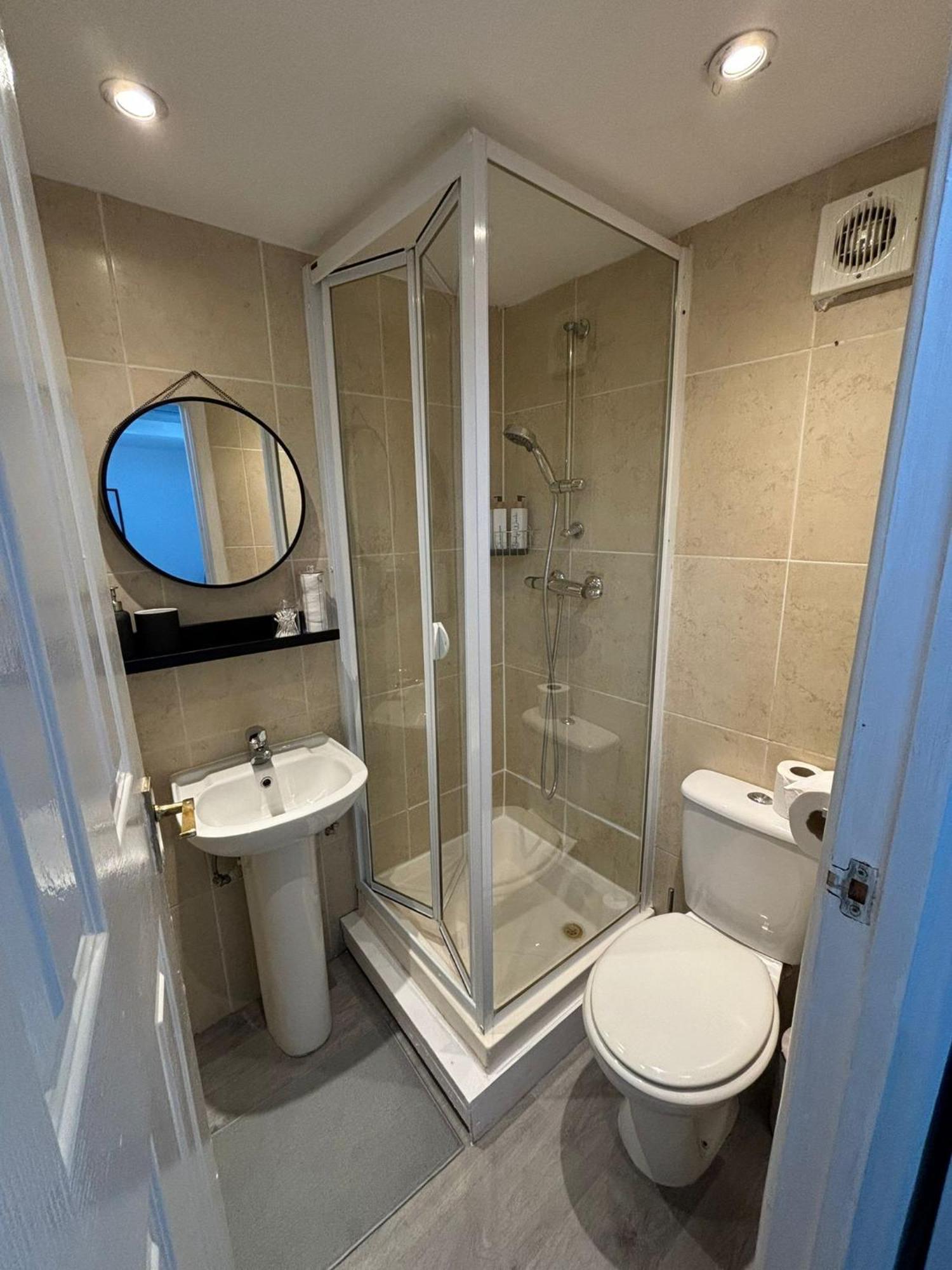 شقة Top Floor Delightful Flat لندن المظهر الخارجي الصورة