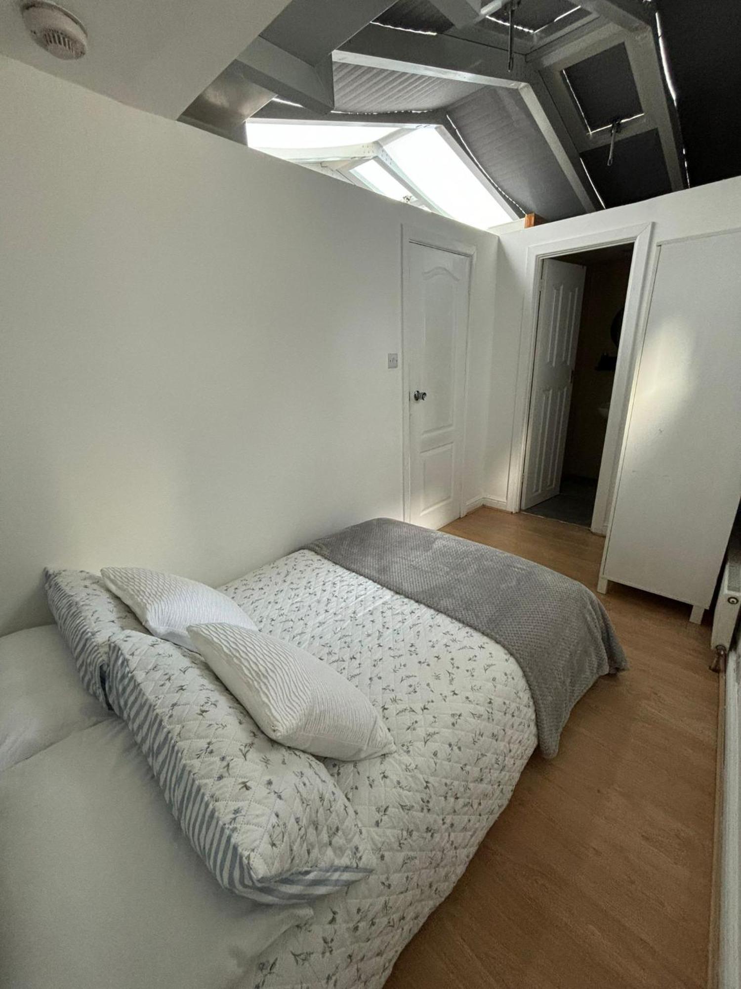 شقة Top Floor Delightful Flat لندن المظهر الخارجي الصورة